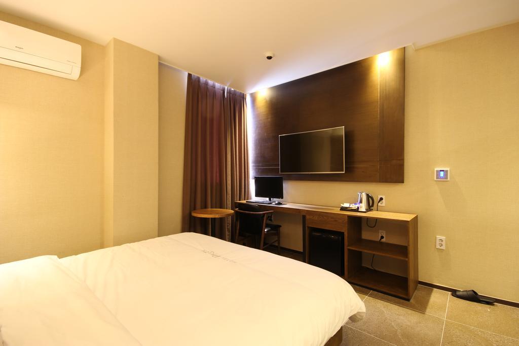 Hotel 38.5 Jinhae Чангуон Екстериор снимка
