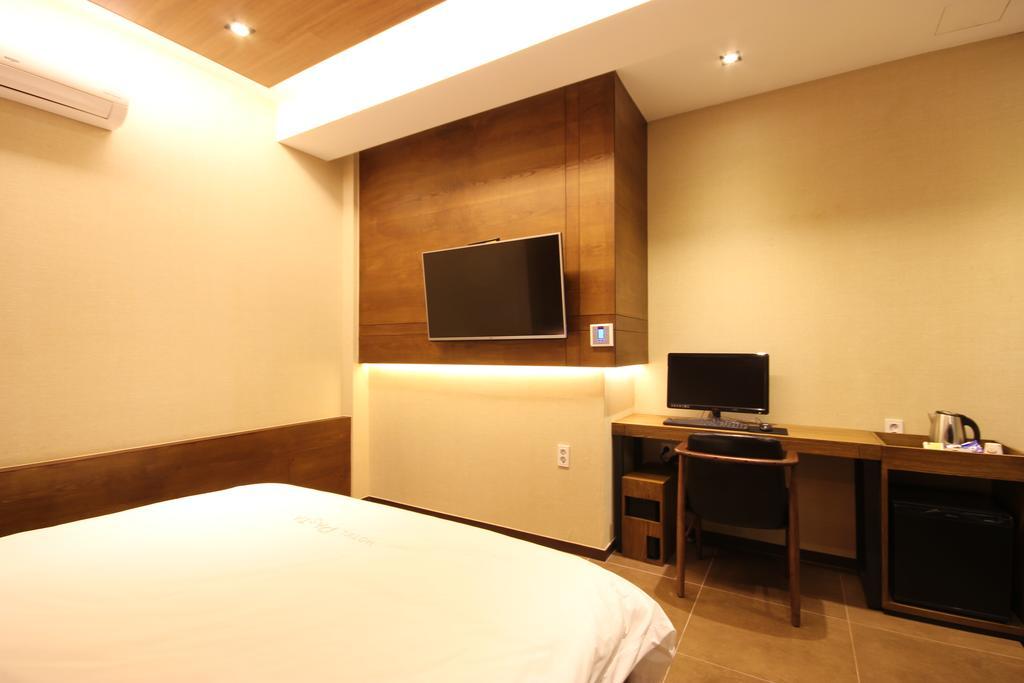 Hotel 38.5 Jinhae Чангуон Екстериор снимка