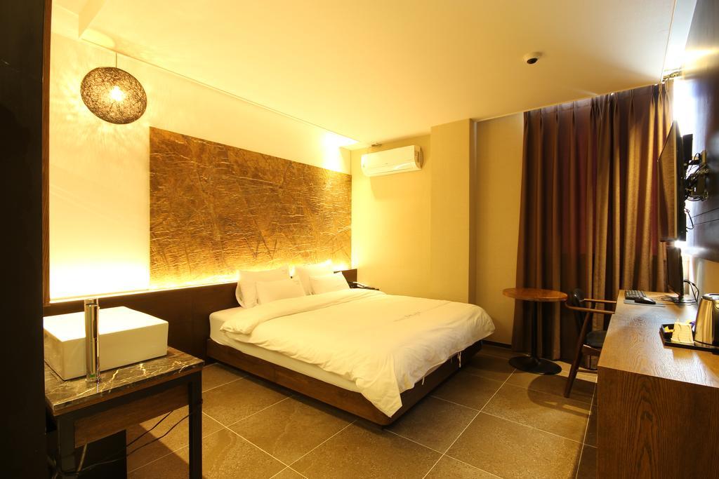 Hotel 38.5 Jinhae Чангуон Екстериор снимка