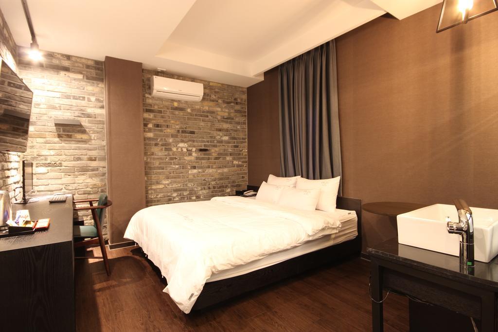 Hotel 38.5 Jinhae Чангуон Екстериор снимка