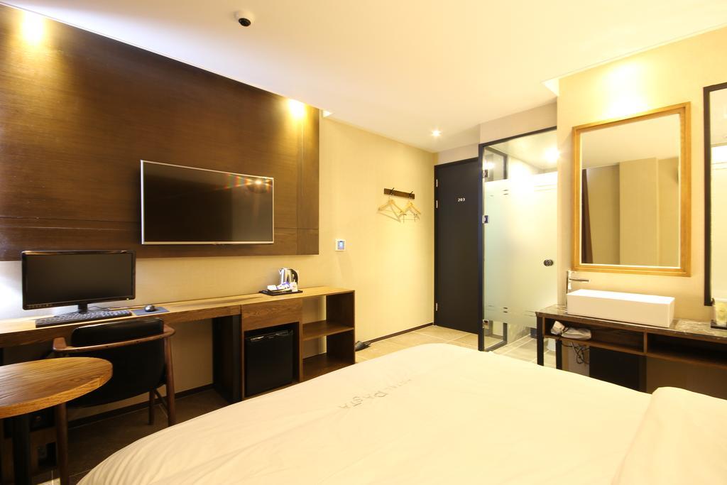Hotel 38.5 Jinhae Чангуон Екстериор снимка