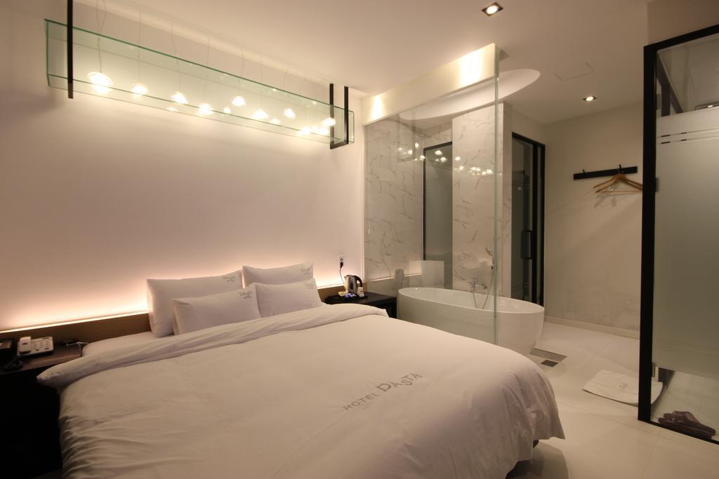 Hotel 38.5 Jinhae Чангуон Екстериор снимка