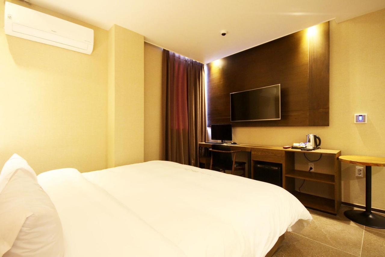 Hotel 38.5 Jinhae Чангуон Екстериор снимка
