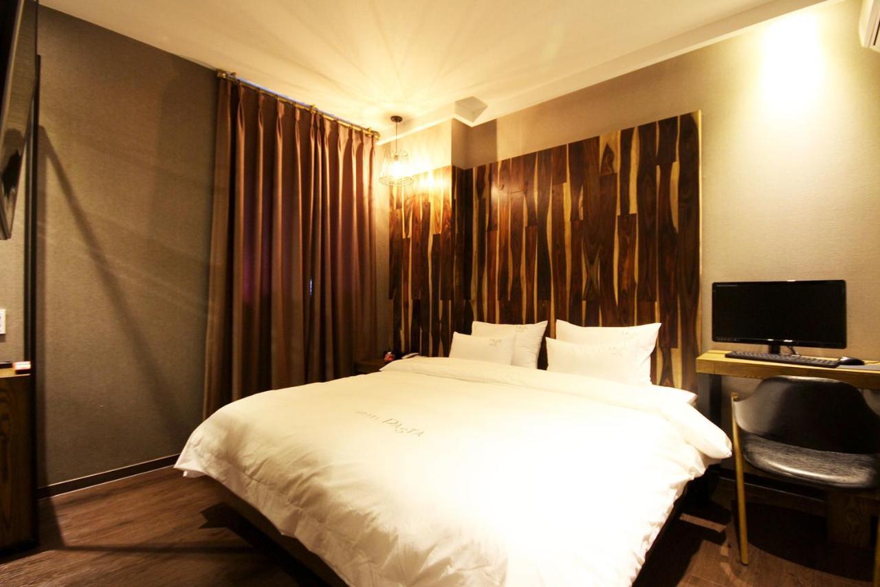 Hotel 38.5 Jinhae Чангуон Екстериор снимка